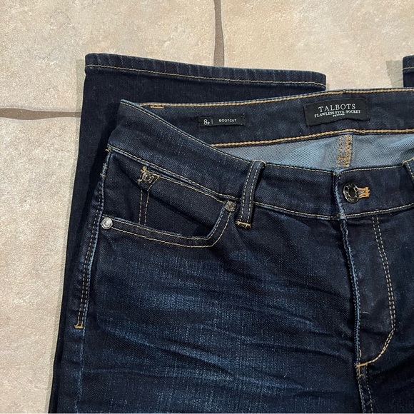 Talbots Flawless Five Pocket Boot Cut Jeans Size 8P - Picture 3 of 6